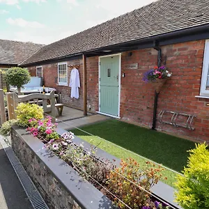  Holiday home The Shippon