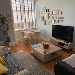  Apartment Hideaway